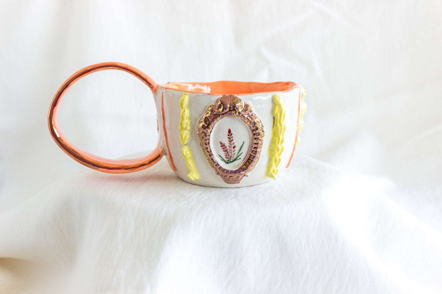 Golden Frame Mug, 24k gold lustre ✨🌸