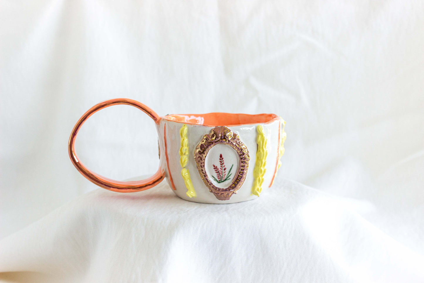 Golden Frame Mug, 24k gold lustre  ✨🌸